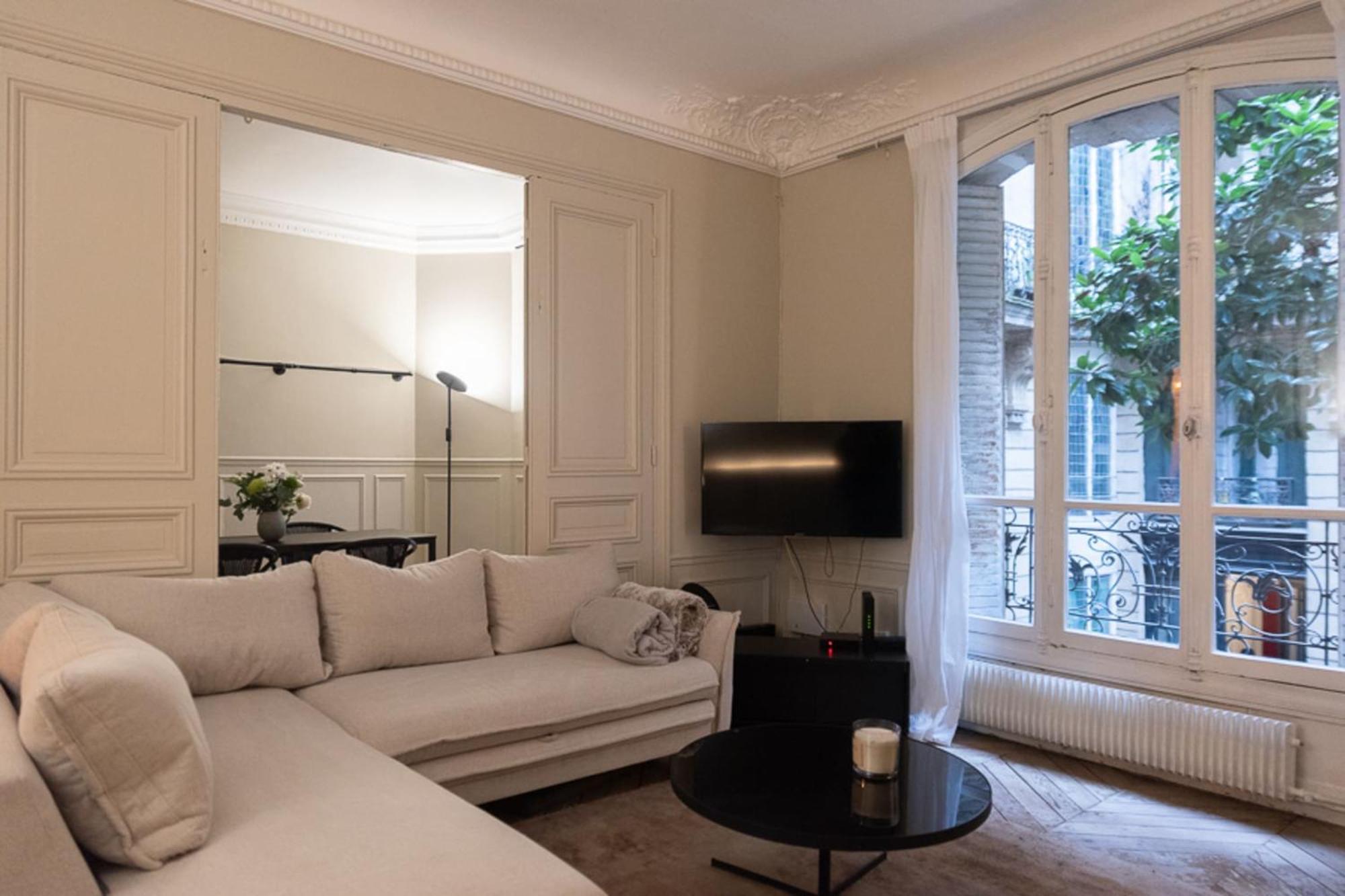Apartment Beautiful Apt Between Pigalle And Montmartre Paris